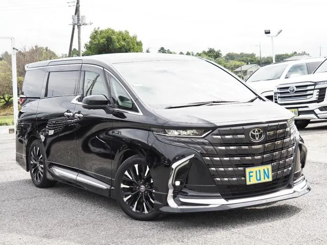 Toyota Alphard 2024 photo 3