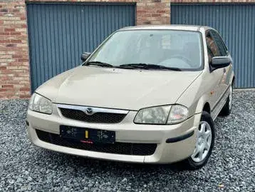 Mazda 323F 1999 photo 2