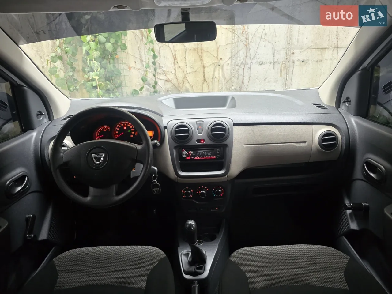 Dacia Lodgy 2015 photo 2