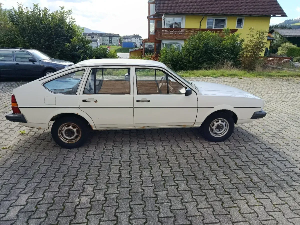 Volkswagen Passat 1981 photo 2