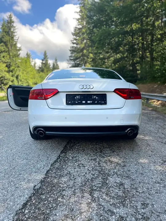 Audi A5 2012 photo 2