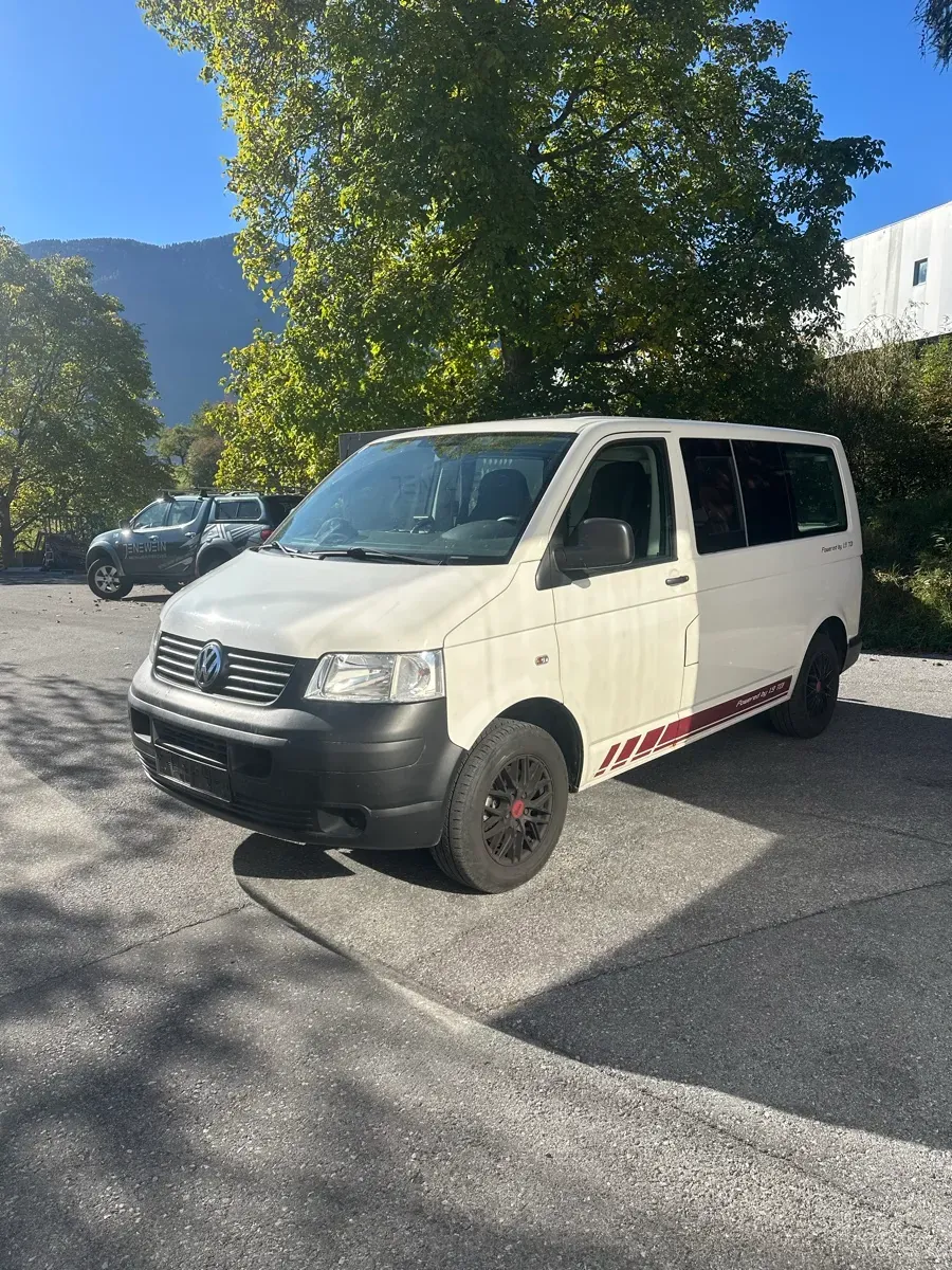 Volkswagen T5 2009 photo 2