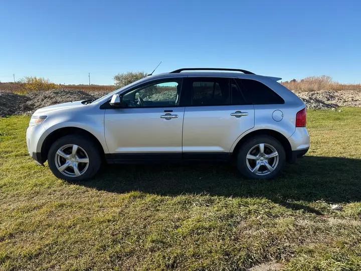 Ford Edge 2011 photo 2