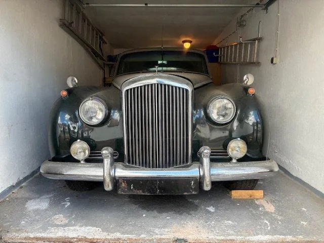 Bentley S2