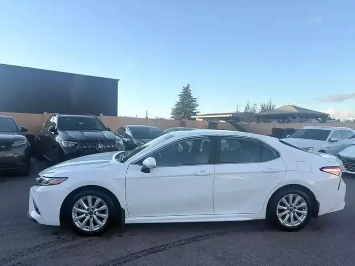 Toyota Camry 2020 photo 3
