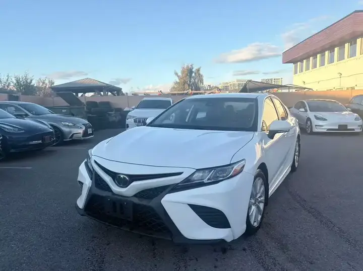 Toyota Camry 2020 photo 2