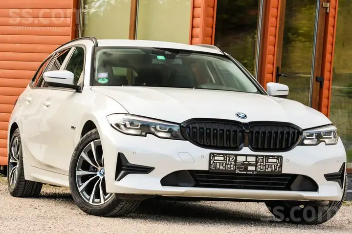 BMW 320