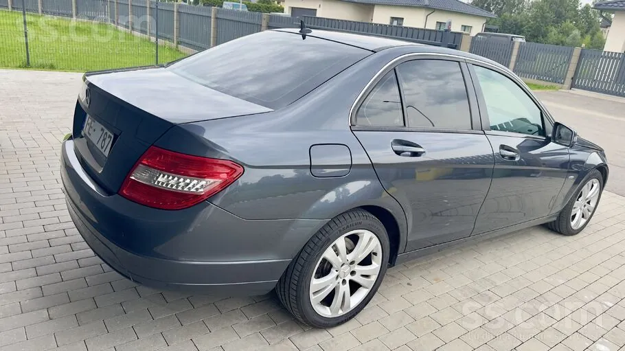 Mercedes-Benz C220 2010 photo 5