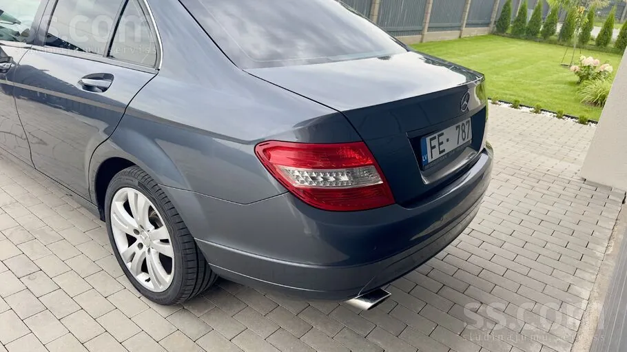 Mercedes-Benz C220 2010 photo 4