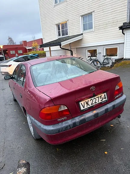 Toyota Avensis 1998 photo 4
