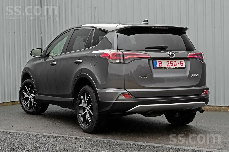 Toyota Rav4 2017 photo 3