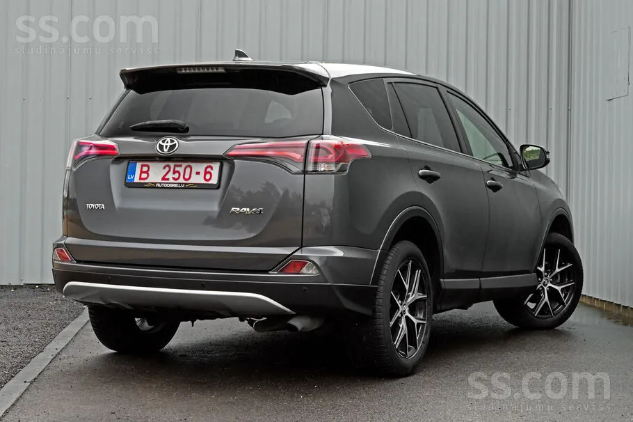 Toyota Rav4 2017 photo 4