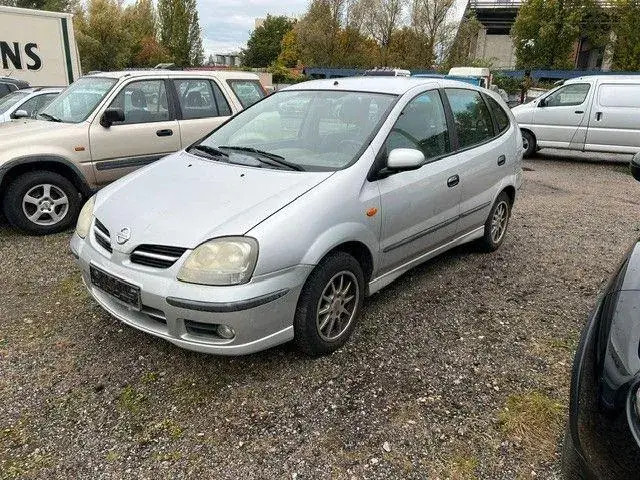Nissan Almera