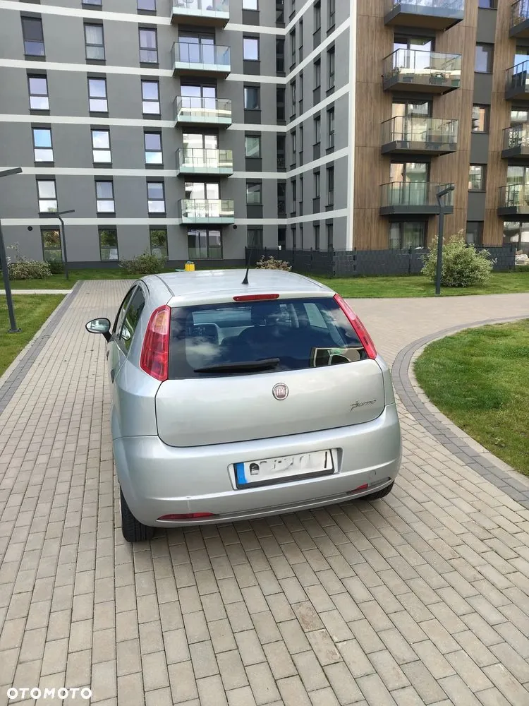 Fiat Grande Punto 2009 photo 4