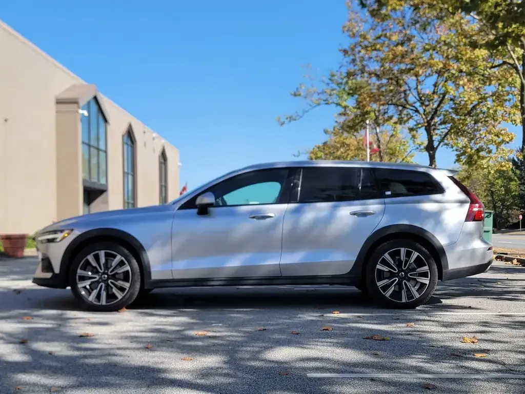 Volvo V60 2020 photo 2