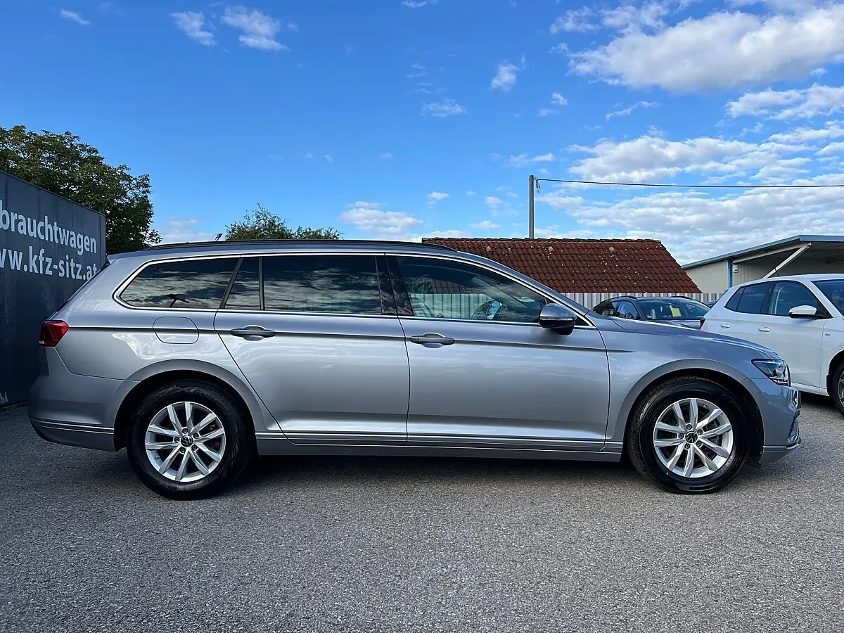 Volkswagen Passat 2023 photo 2