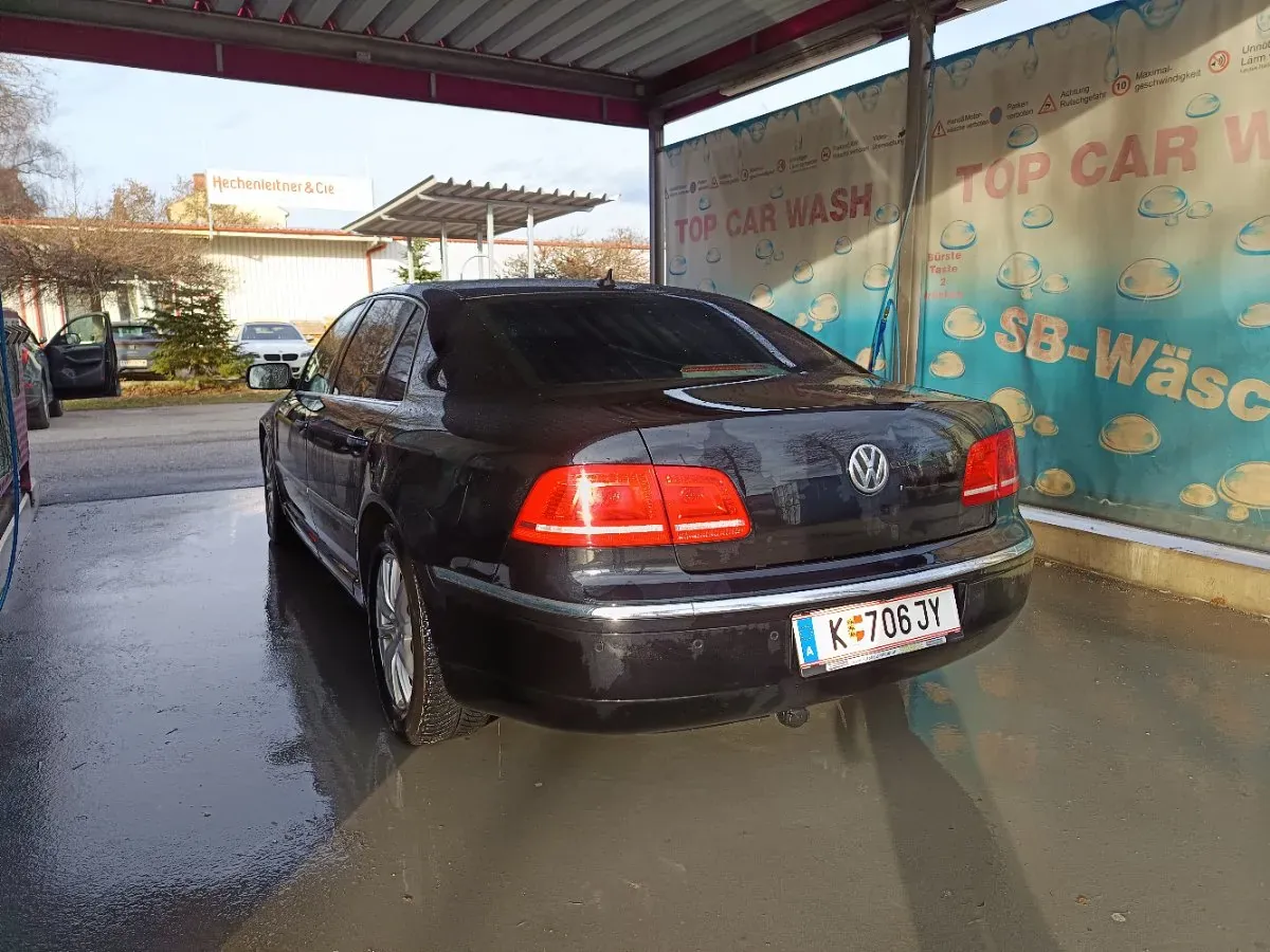 Volkswagen Phaeton 2012 photo 3