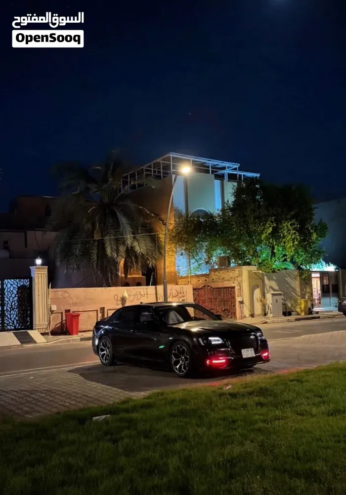 Chrysler 300 2017 photo 2