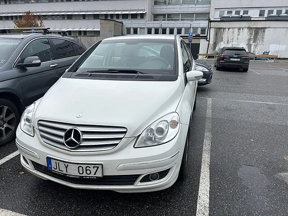 Mercedes-Benz B200