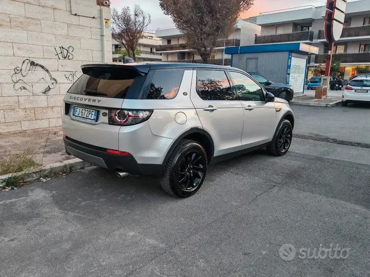 Land Rover Discovery Sport 2017 photo 4
