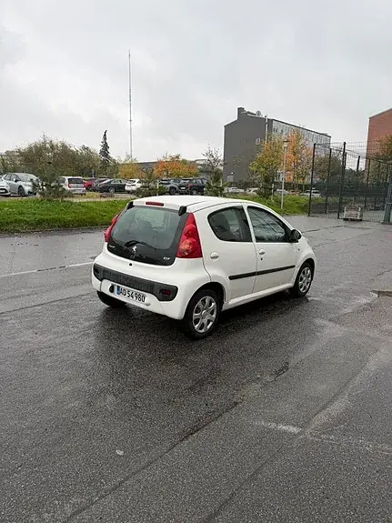 Peugeot 107 2009 photo 3