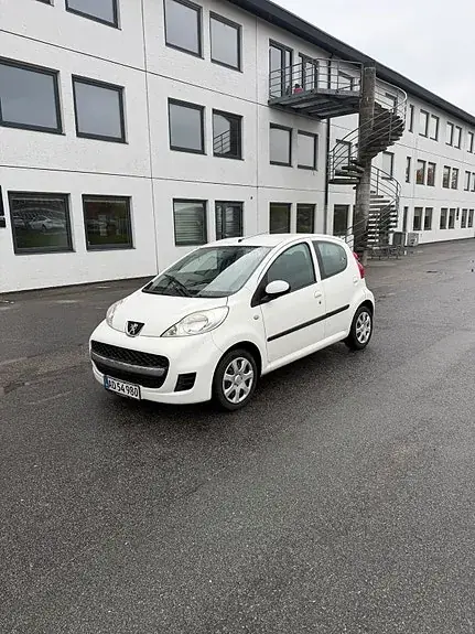 Peugeot 107 2009 photo 2