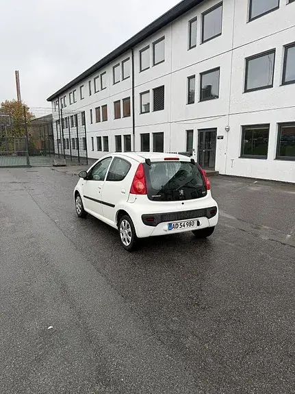 Peugeot 107 2009 photo 4