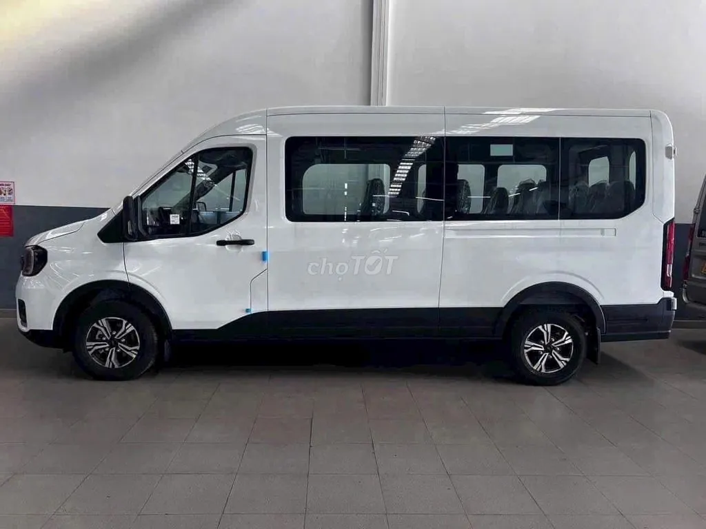 Ford Transit 2025 photo 2