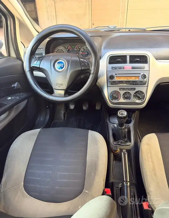 Fiat Grande Punto 2007 photo 4