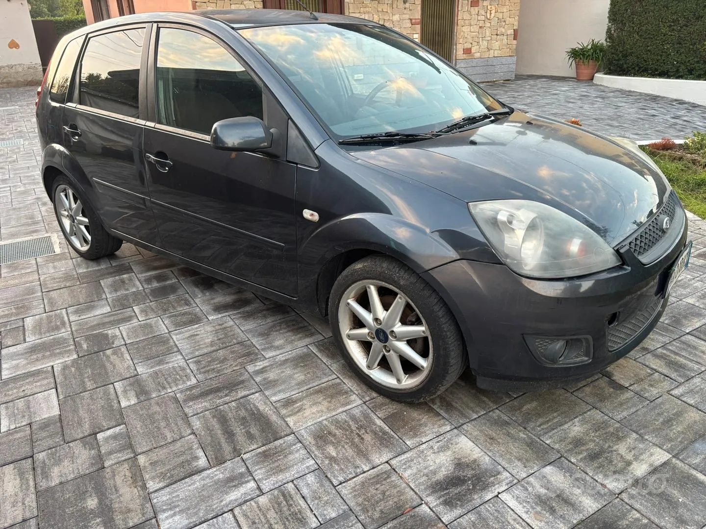 Ford Fiesta 2008 photo 2