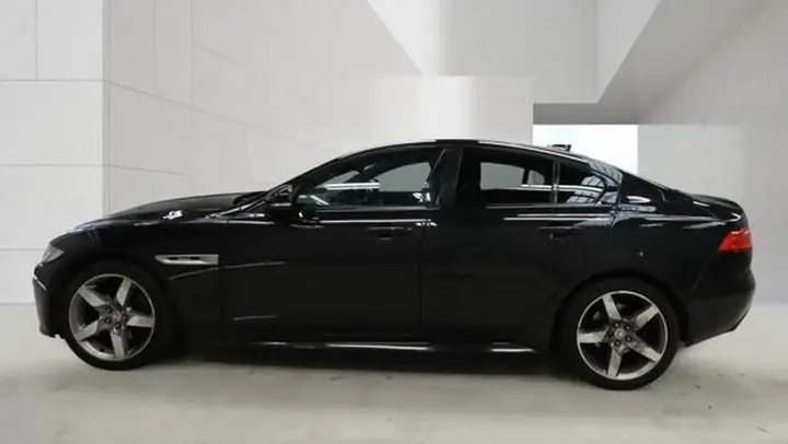Jaguar Xe 2017 photo 5