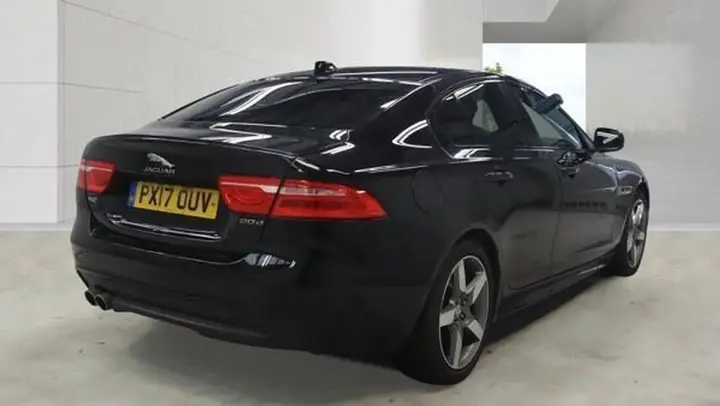 Jaguar Xe 2017 photo 4