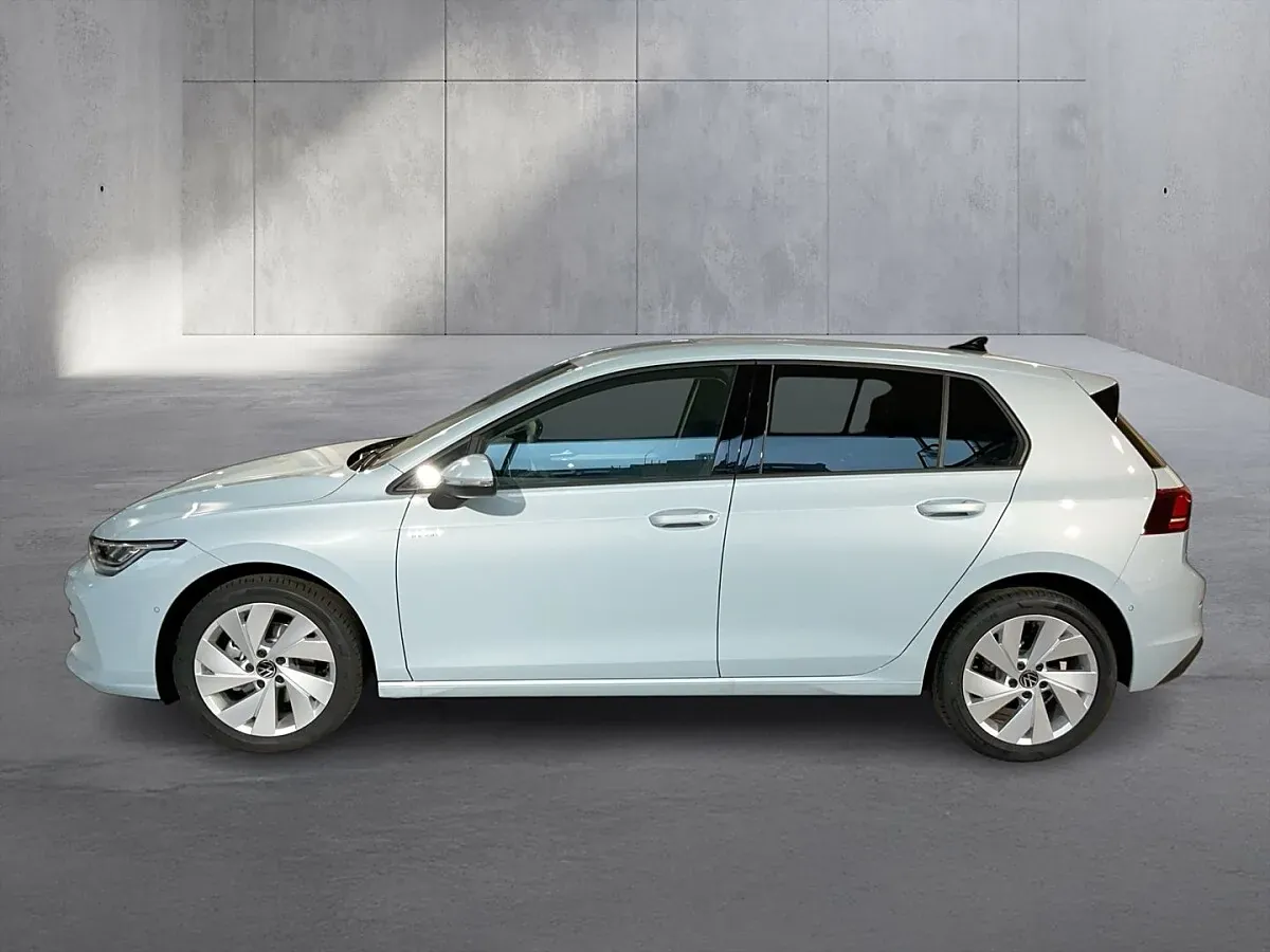 Volkswagen Golf 2026 photo 2