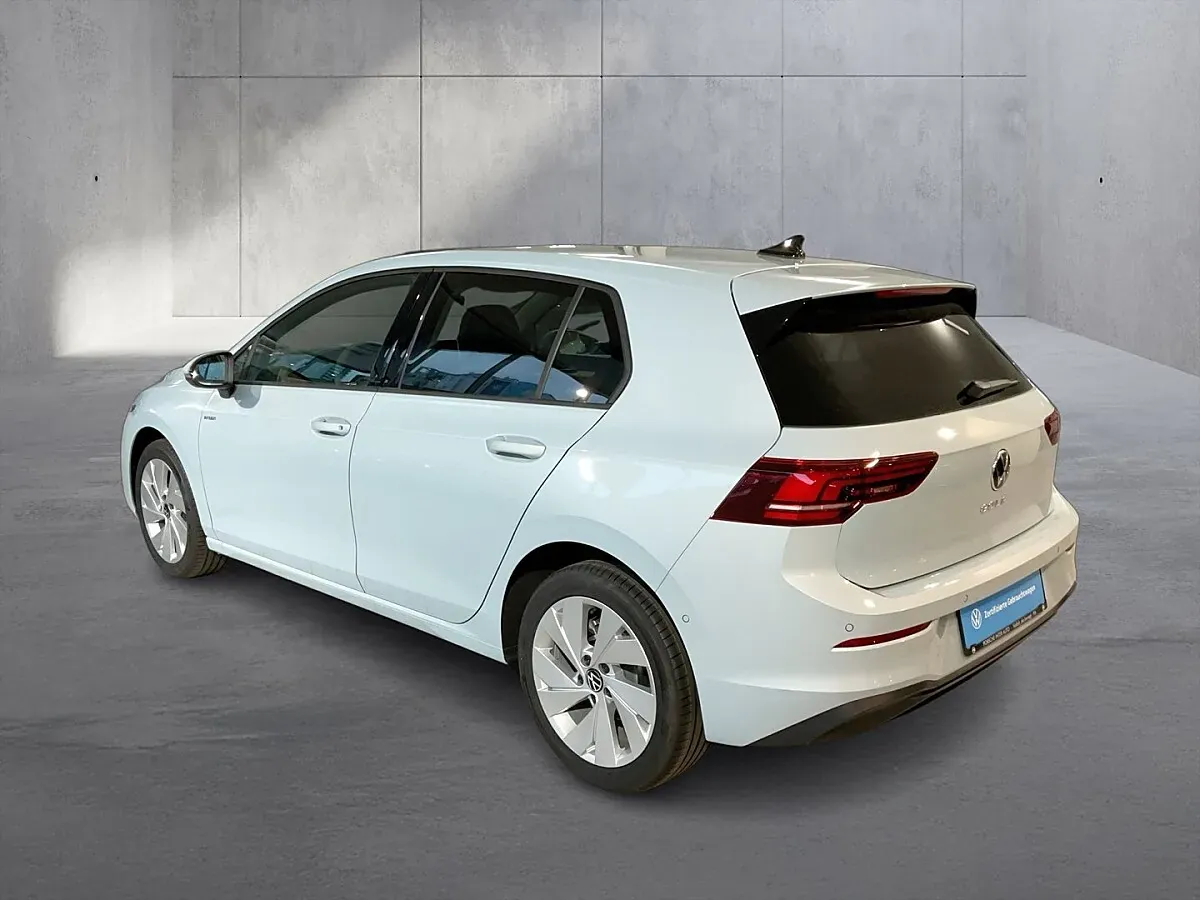 Volkswagen Golf 2026 photo 3