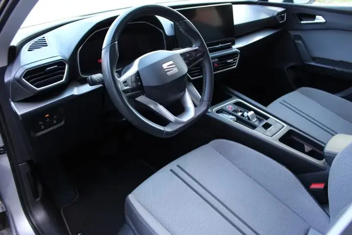 Seat Leon 2022 photo 2