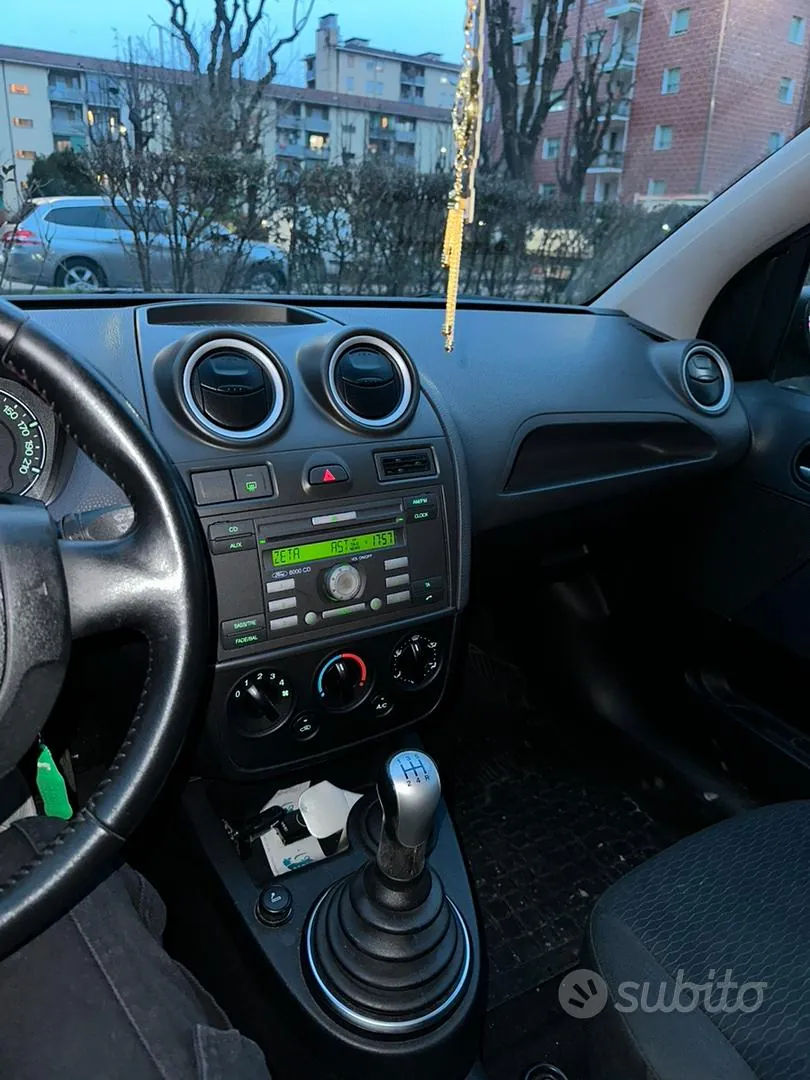 Ford Fiesta 2006 photo 5