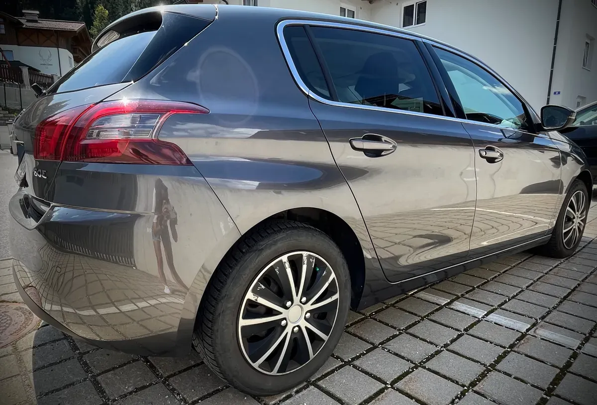 Peugeot 308 2018 photo 2