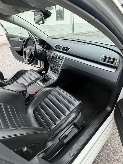 Volkswagen Passat 2012 photo 4