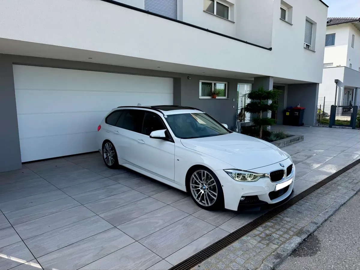 BMW 3 Series 2016 photo 2