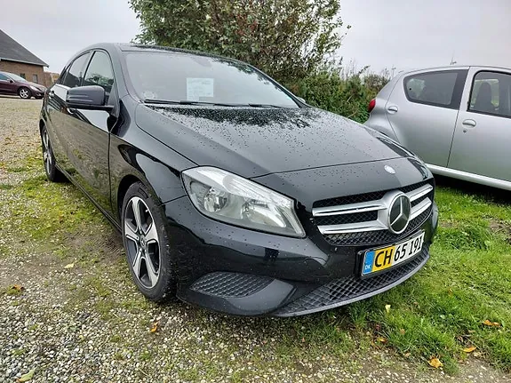 Mercedes-Benz A180 2014 photo 3