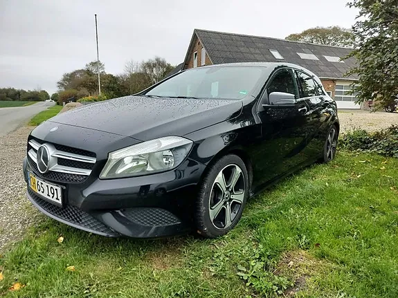 Mercedes-Benz A180 2014 photo 4