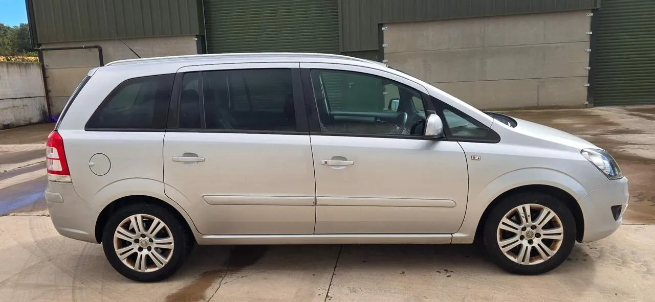 Vauxhall Zafira 2012 photo 5