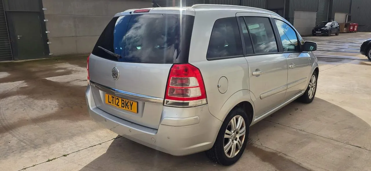 Vauxhall Zafira 2012 photo 3
