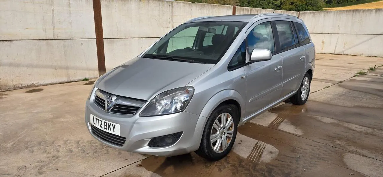 Vauxhall Zafira 2012 photo 2