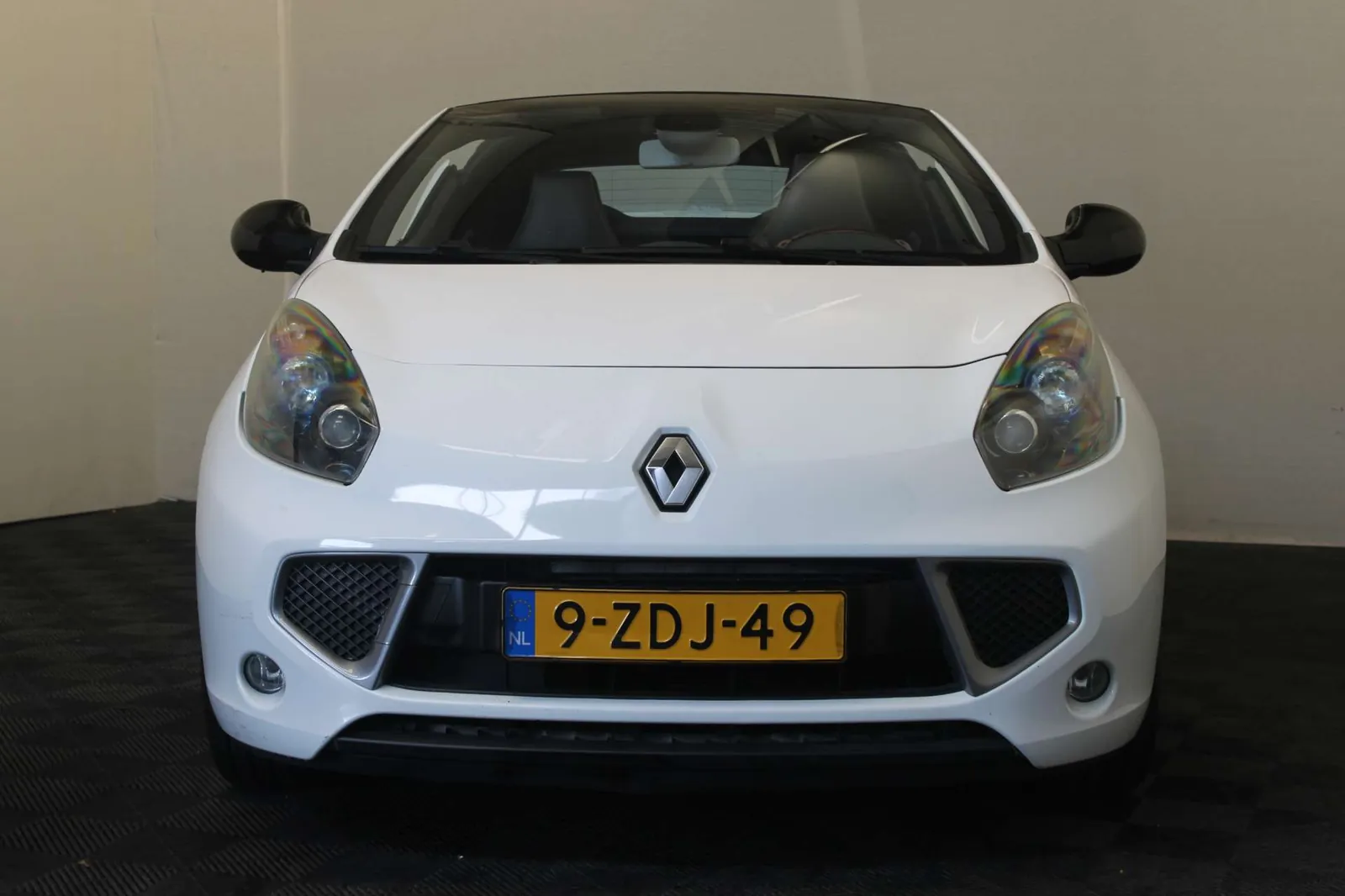 Renault Wind 2010 photo 2