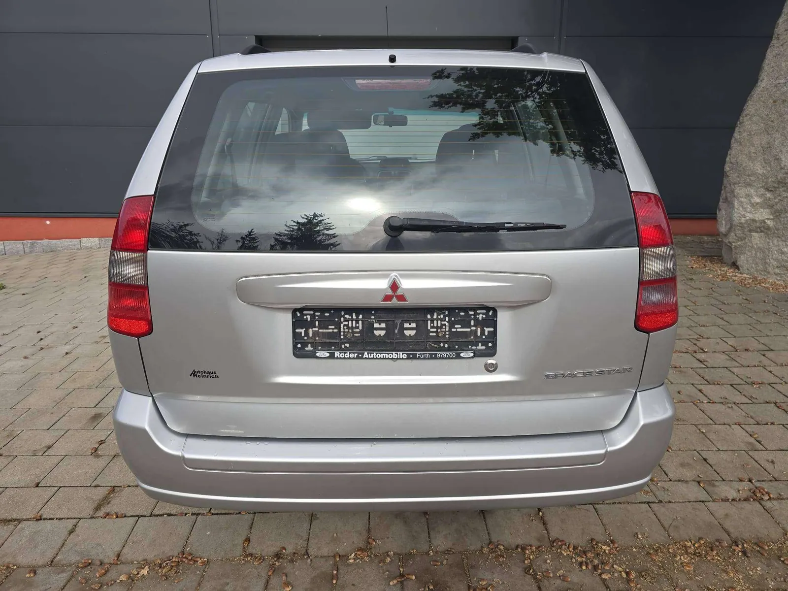 Mitsubishi Space Star 2001 photo 3