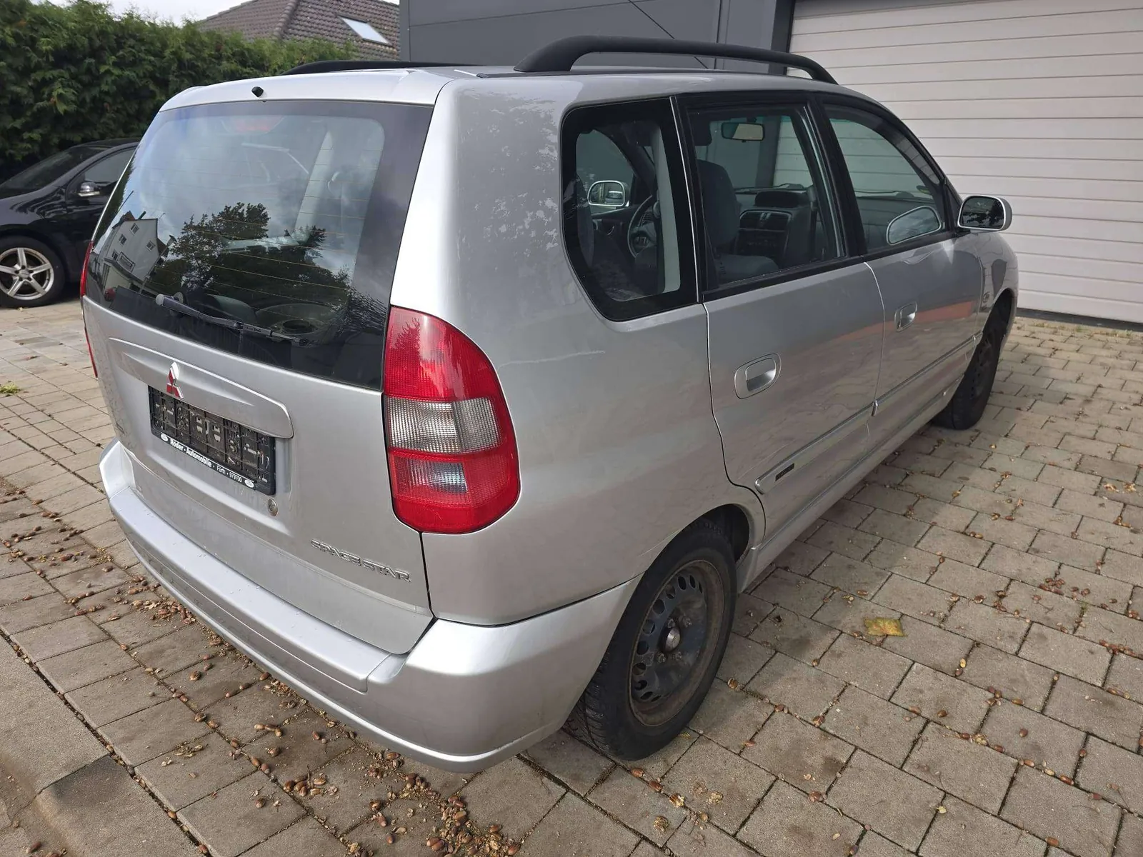 Mitsubishi Space Star 2001 photo 2