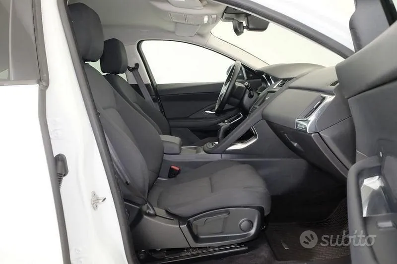 Jaguar E-Pace 2018 photo 3