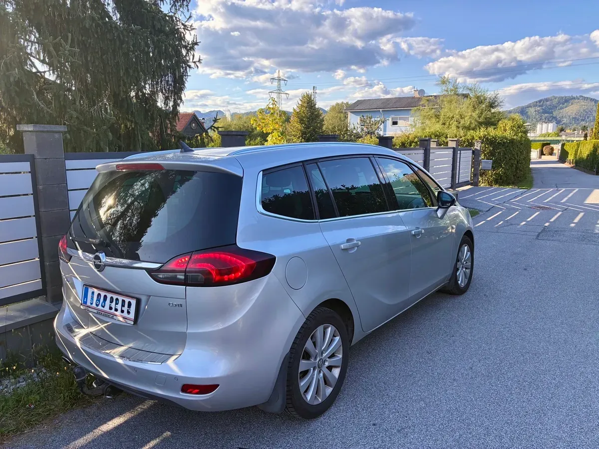 Opel Zafira Tourer 2014 photo 2