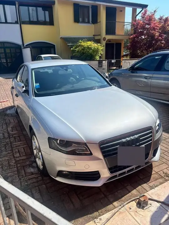 Audi A4 2011 photo 3